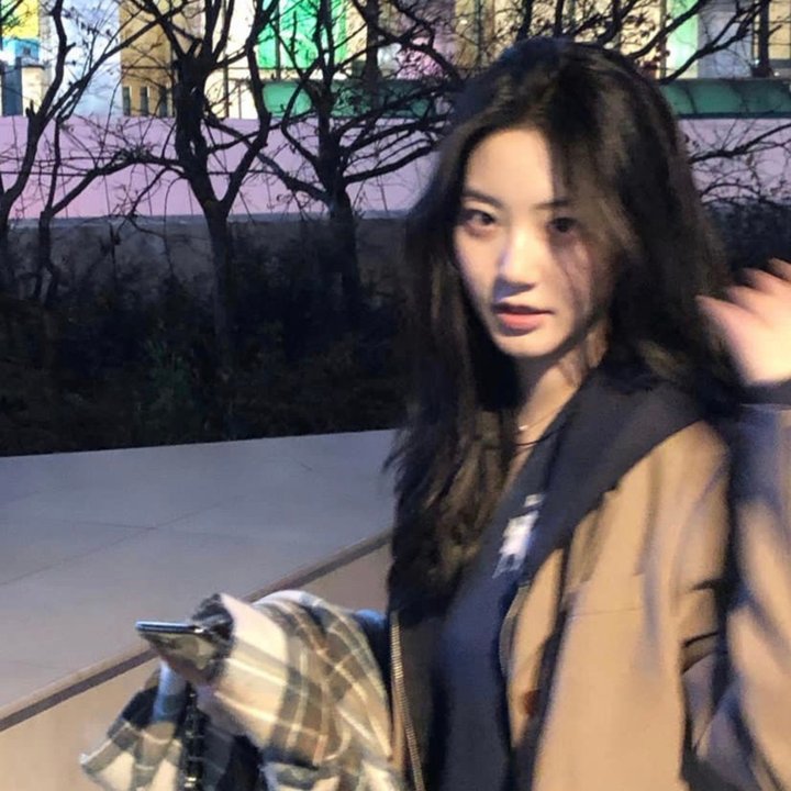 鲁卜哈利沙漠：非洲的女人海报